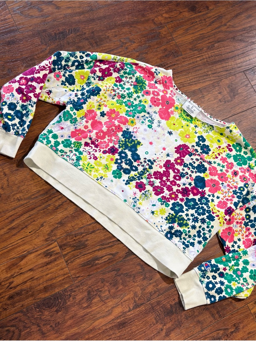 Champion women’s size M floral crop sweatshirt